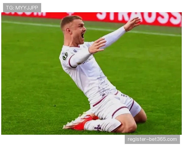 张小楠与熊,诗芮亚冬会,女子坡面障,皇冠体育app下载,皇冠体育官网,澳门皇冠体育,bet皇冠体育在线